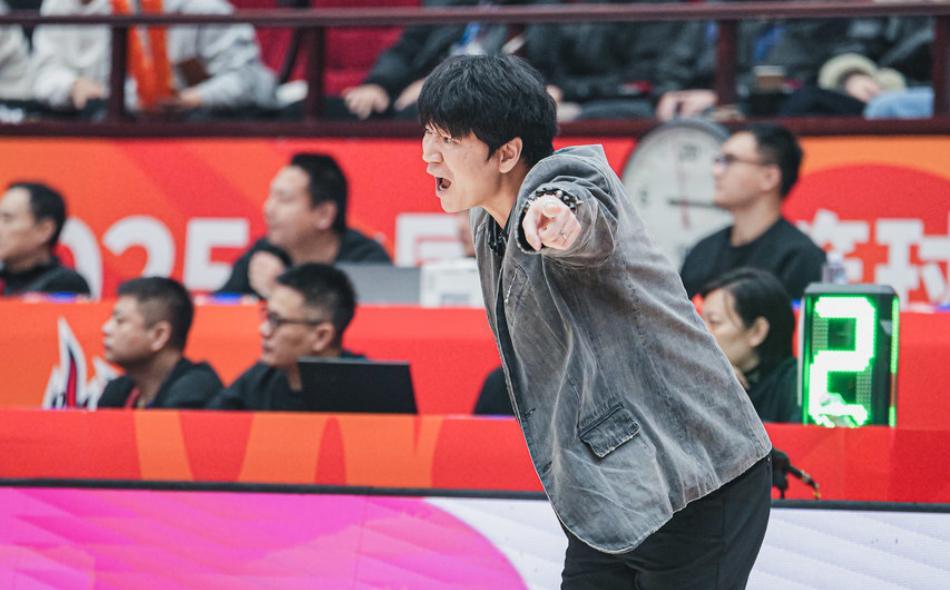 张宁爆发！刘传兴惊艳2双，山东男篮开门黑，好消息：陈林坚来了